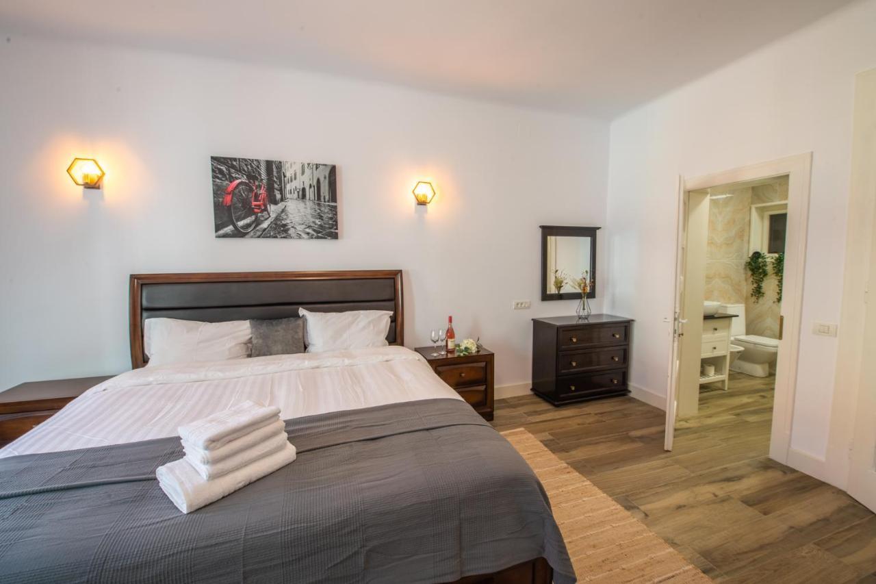 Old Town Suites Braşov Esterno foto
