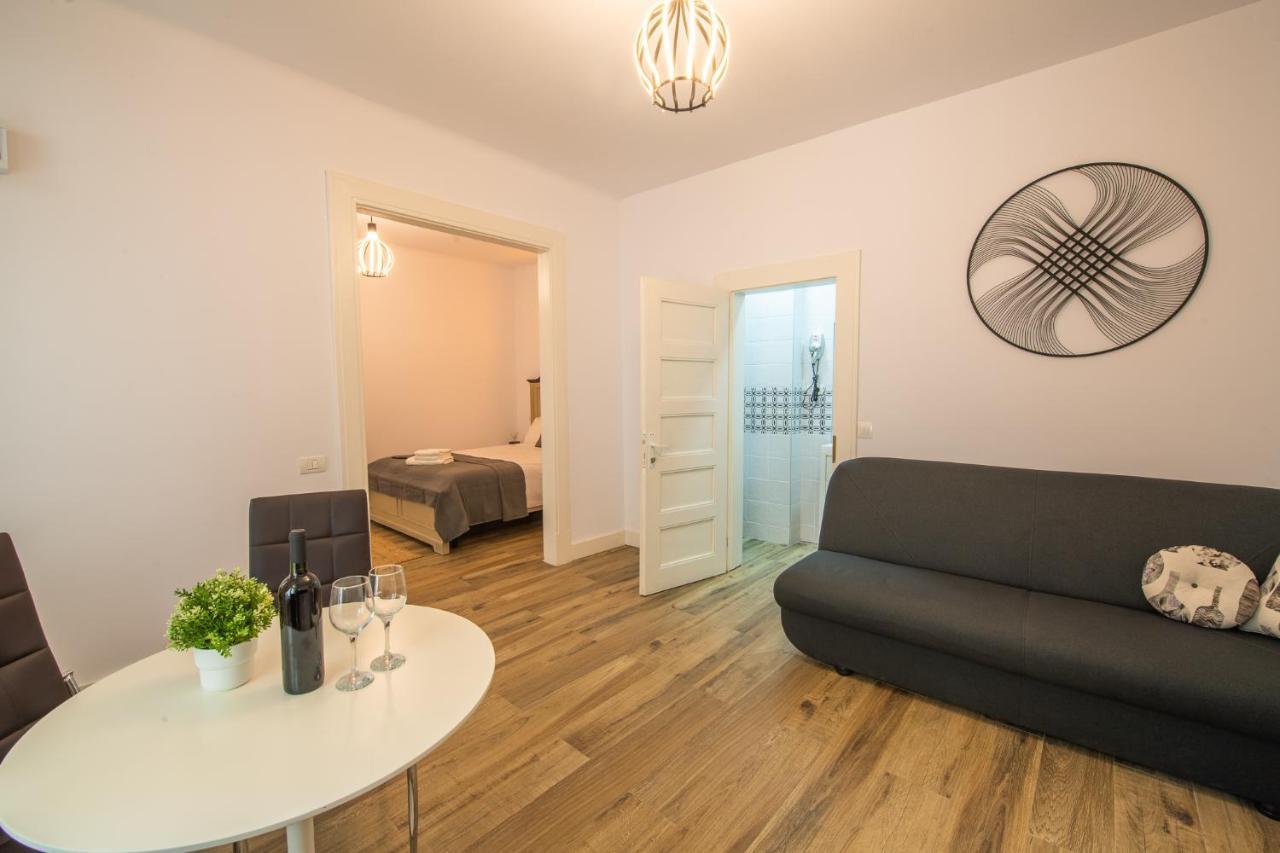 Old Town Suites Braşov Esterno foto