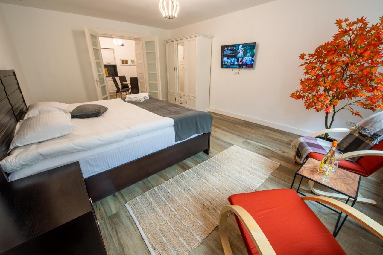 Old Town Suites Braşov Esterno foto